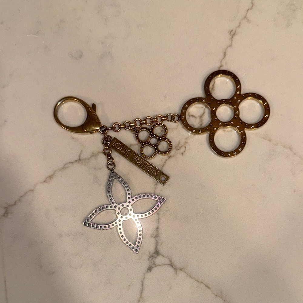 Louis Vuitton Flower Bijoux Sac Tapage Key Ring Charm M66350